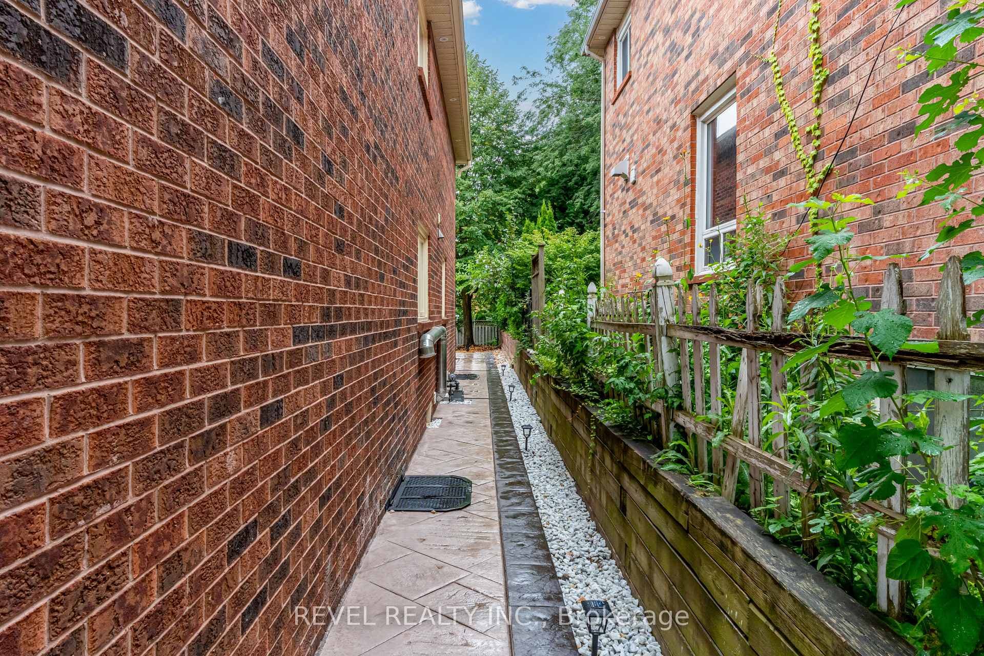 1238 Playter Place Unit Basement - Detached photo 15 of 17 in Oakville, Ontario