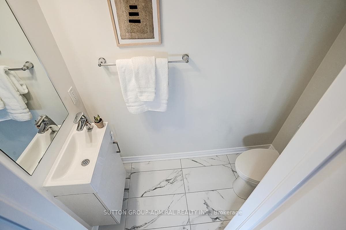 85 Eastwood Park Gardens Unit 18 - Condo photo 12 of 33 in Liberty Village / Parkdale / South Parkdale, Ontario