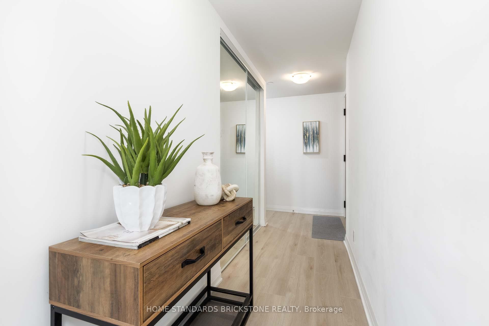 99 Foxbar Road Unit 711 - Condo photo 11 of 36 in Annex / Yorkville / Summerhill, Ontario