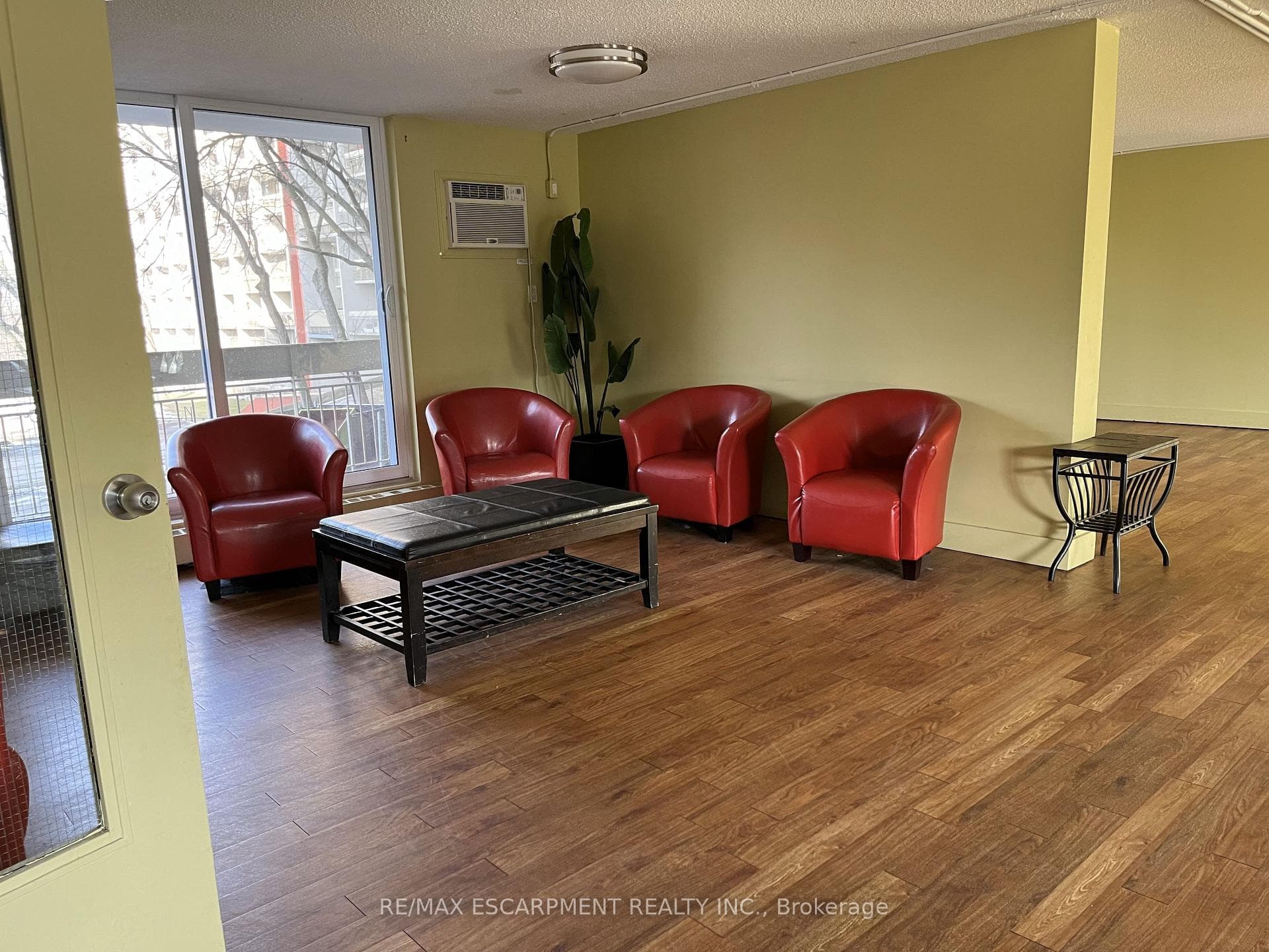 350 Quigley Road Unit 147 - Condo photo 12 of 13 in Hamilton, Ontario