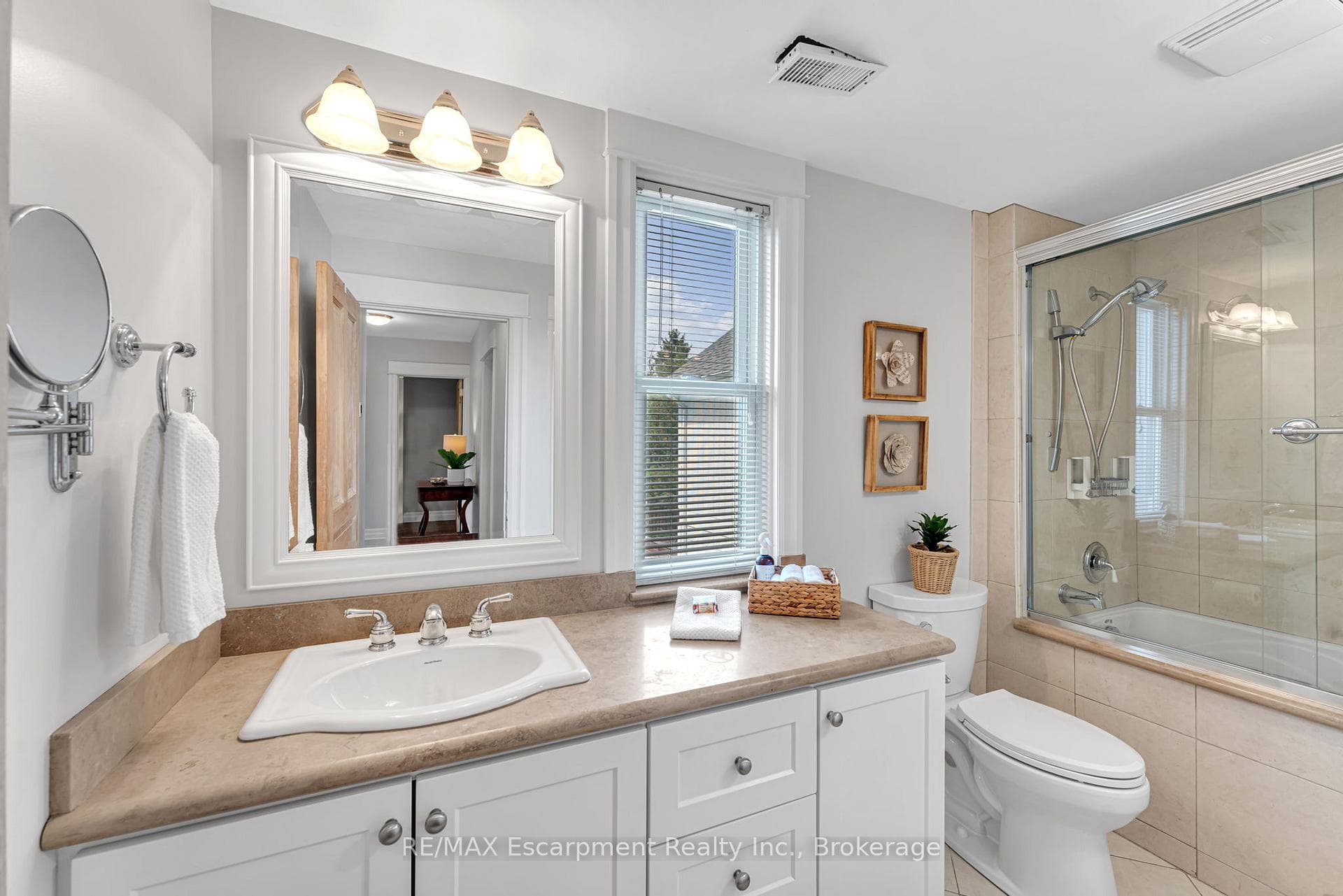 546 HURD Avenue - Detached photo 26 of 46 in Burlington, Ontario
