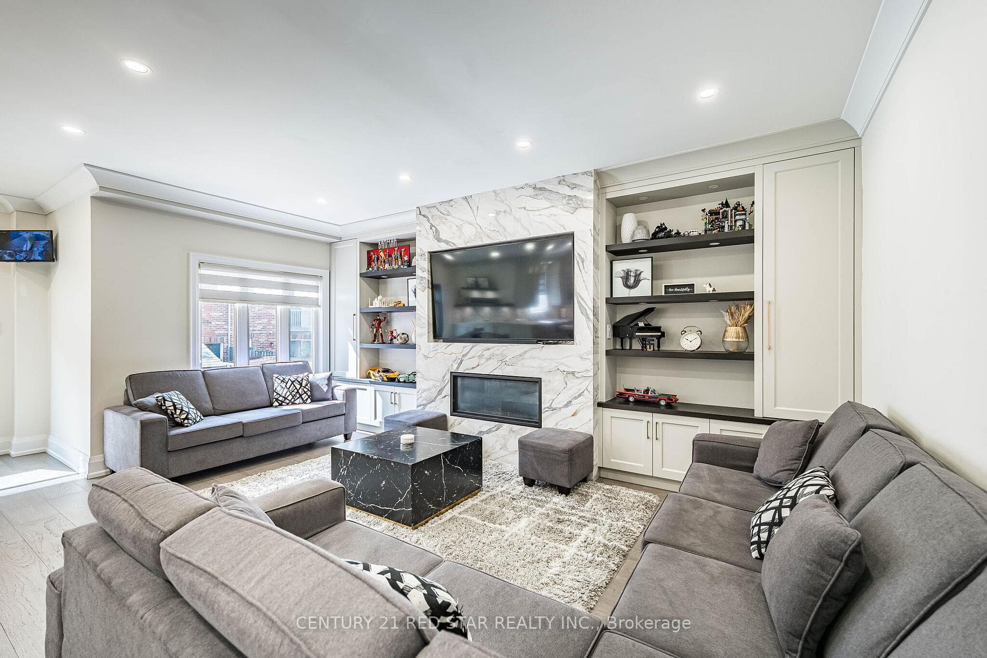 396 Derrydale Drive - Detached photo 10 of 48 in Mississauga, Ontario