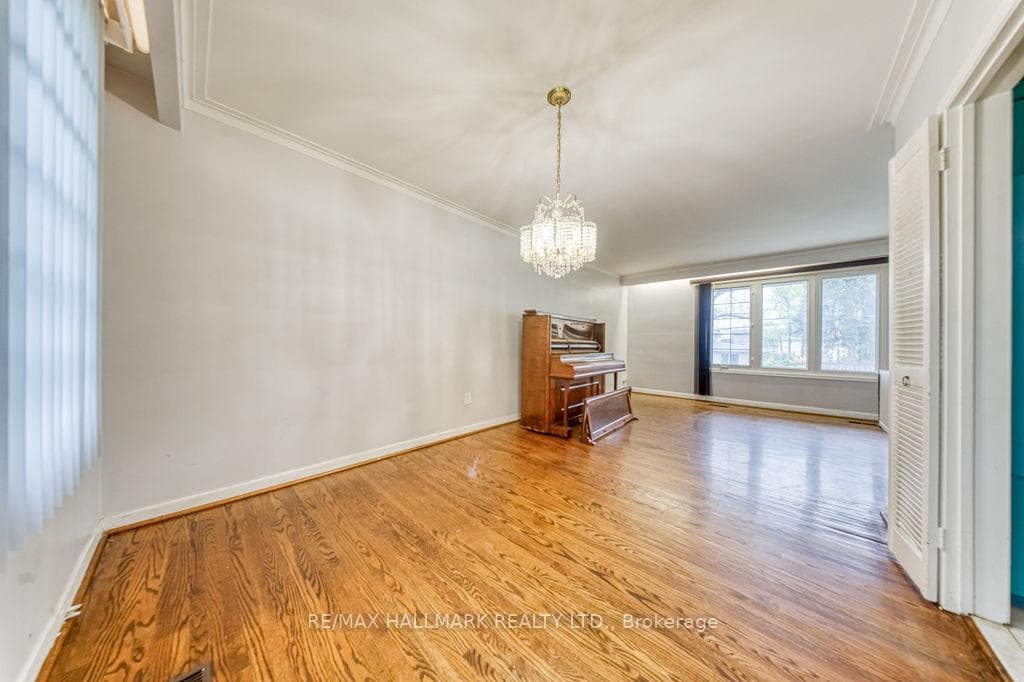 54 Sawley Drive - Detached photo 9 of 13 in Hillcrest Village / Bayview Village, Ontario