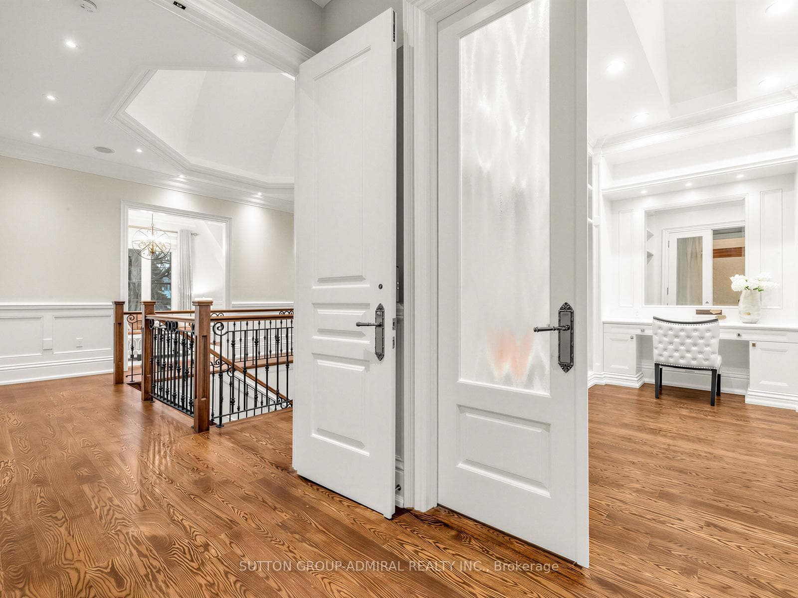 5 Lloydminster Crescent - Detached photo 23 of 50 in Willowdale / Newtonbrook, Ontario