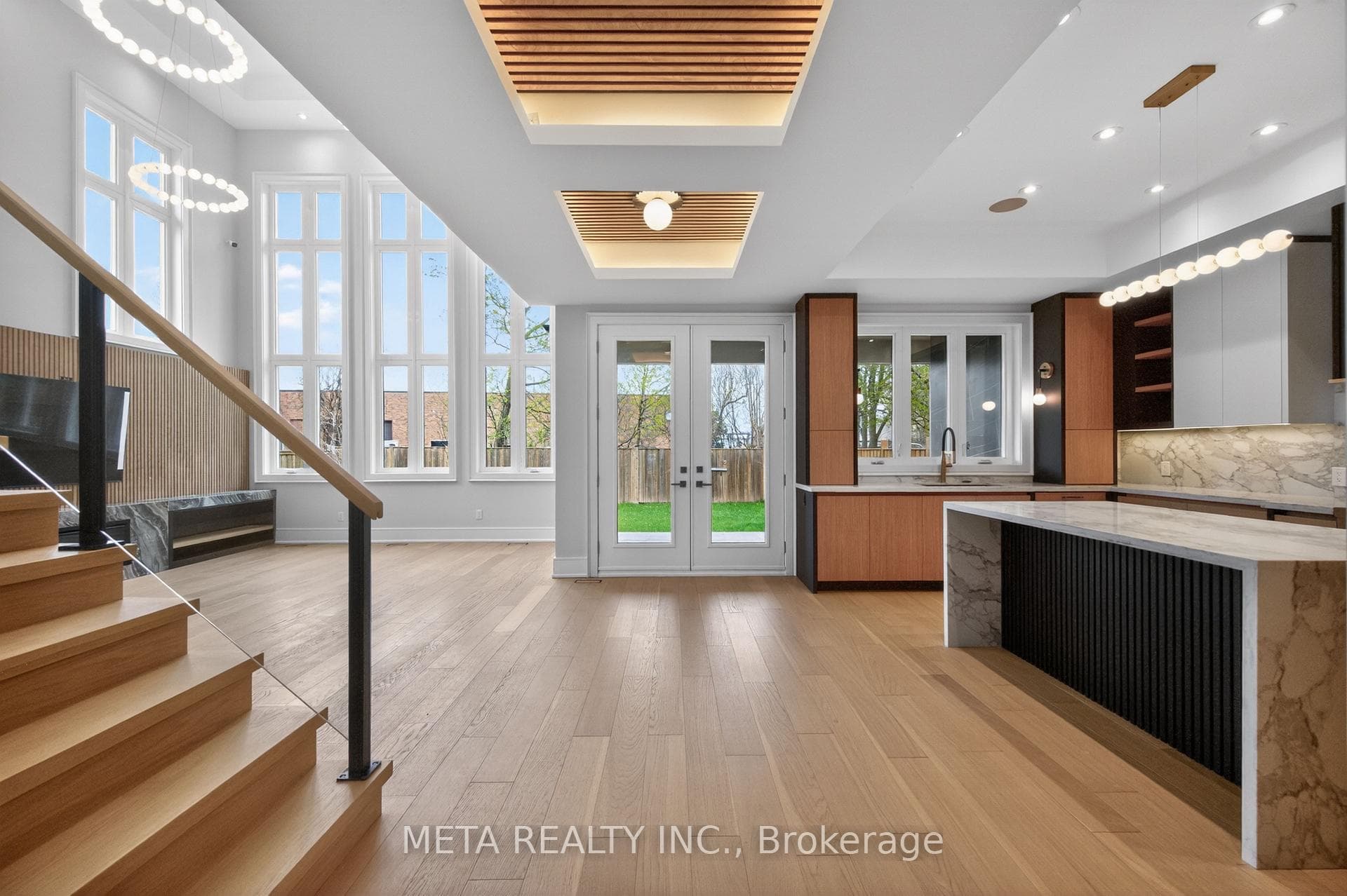 1035 Pinegrove Road - Detached photo 9 of 27 in Oakville, Ontario