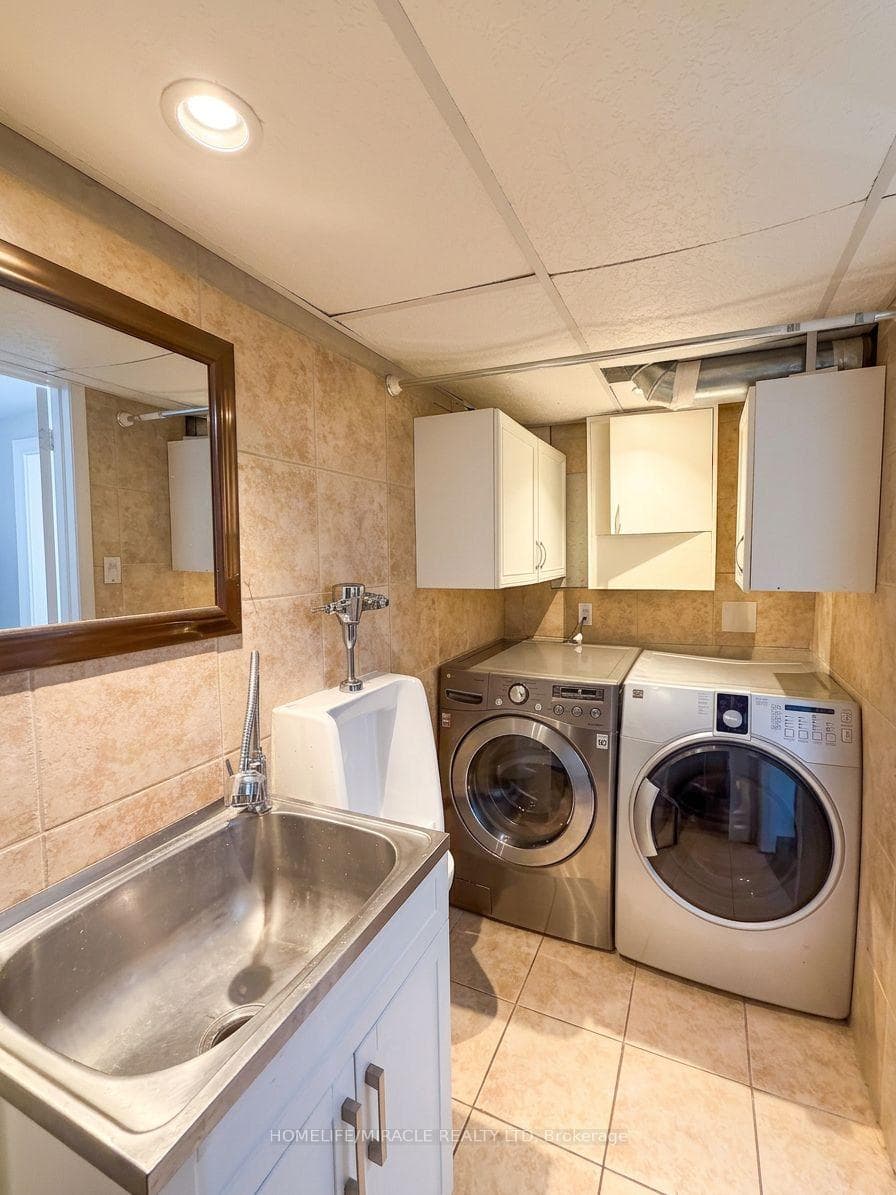 2440 Bromsgrove Road Unit 64 - Condo photo 7 of 40 in Mississauga, Ontario
