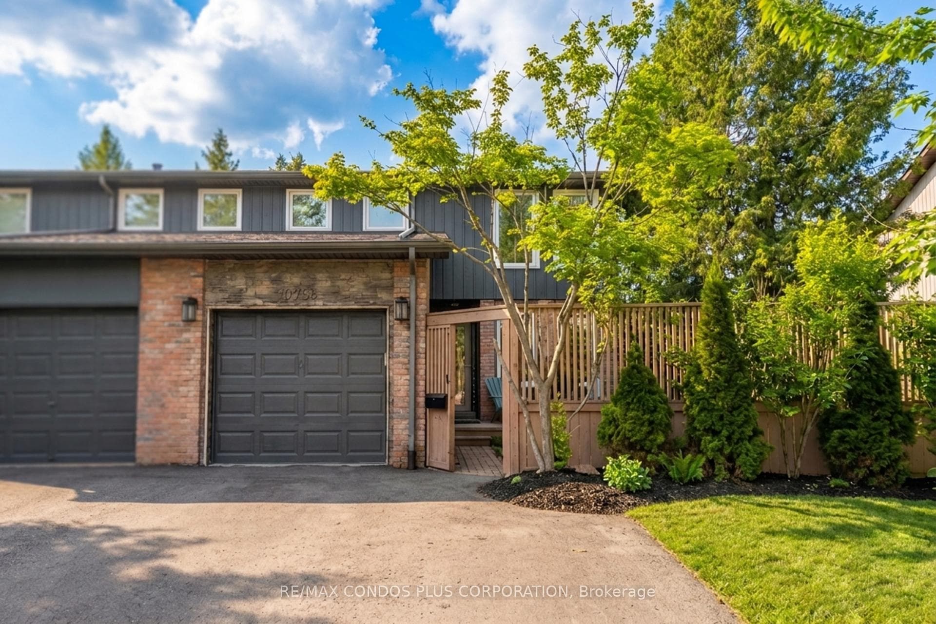 6956 Cadiz Crescent - Semi-Detached for sale in Applewood, Ontario