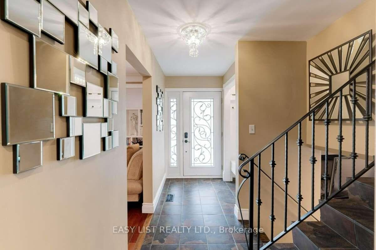 193 Pine Cove Road - Detached photo 11 of 39 in Burlington, Ontario