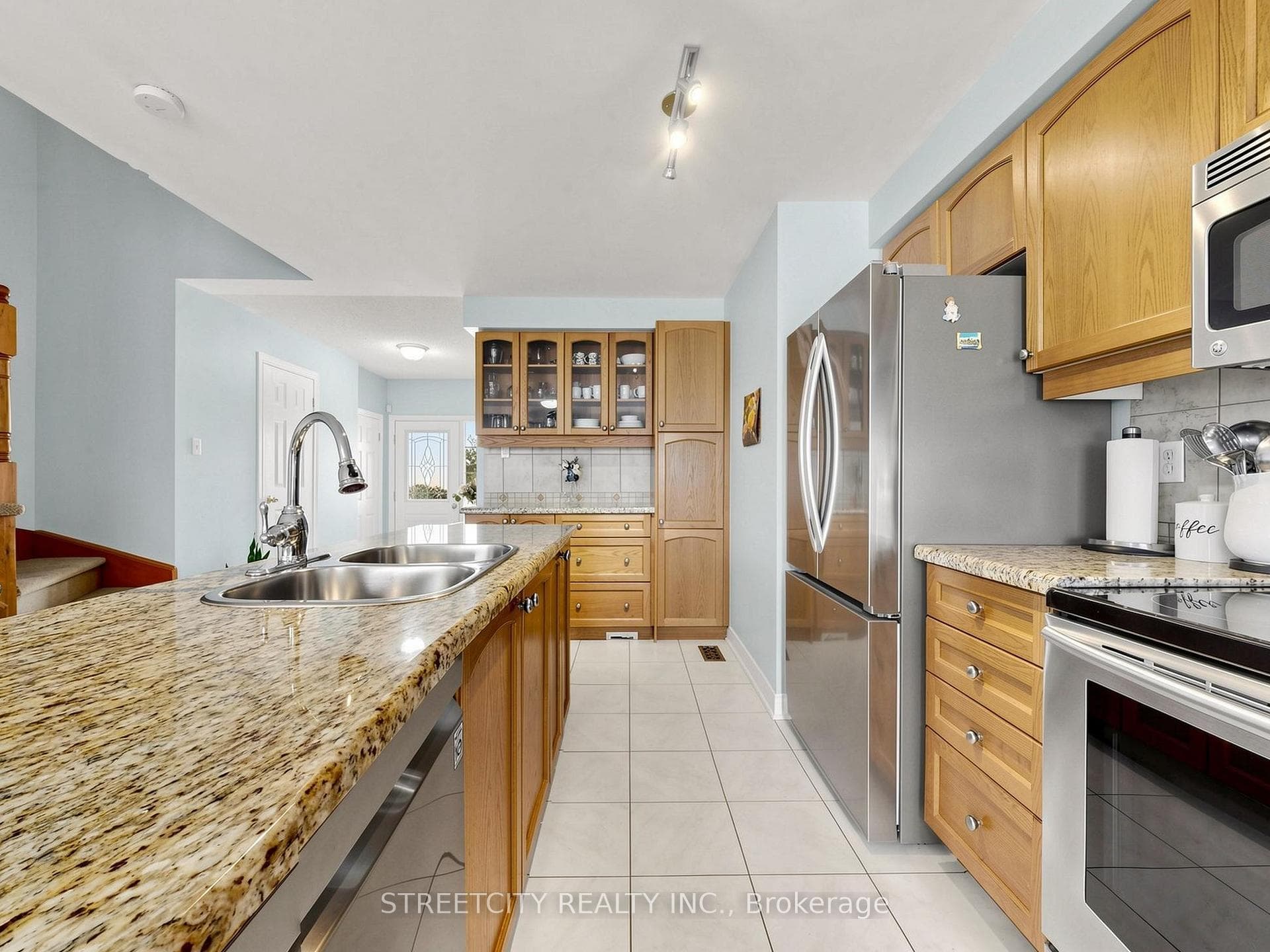 78 Waterbury Street - Townhouse photo 10 of 50 in Caledon, Ontario