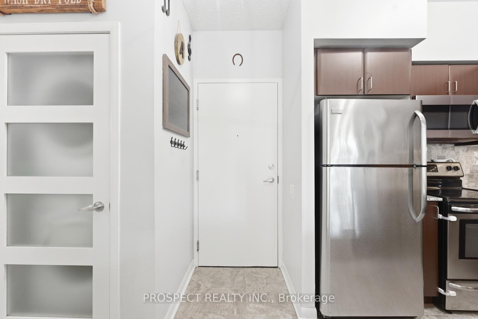 525 Wilson Avenue Unit 129 - Condo photo 3 of 31 in North York (Bathurst Manor / Clanton Park), Ontario