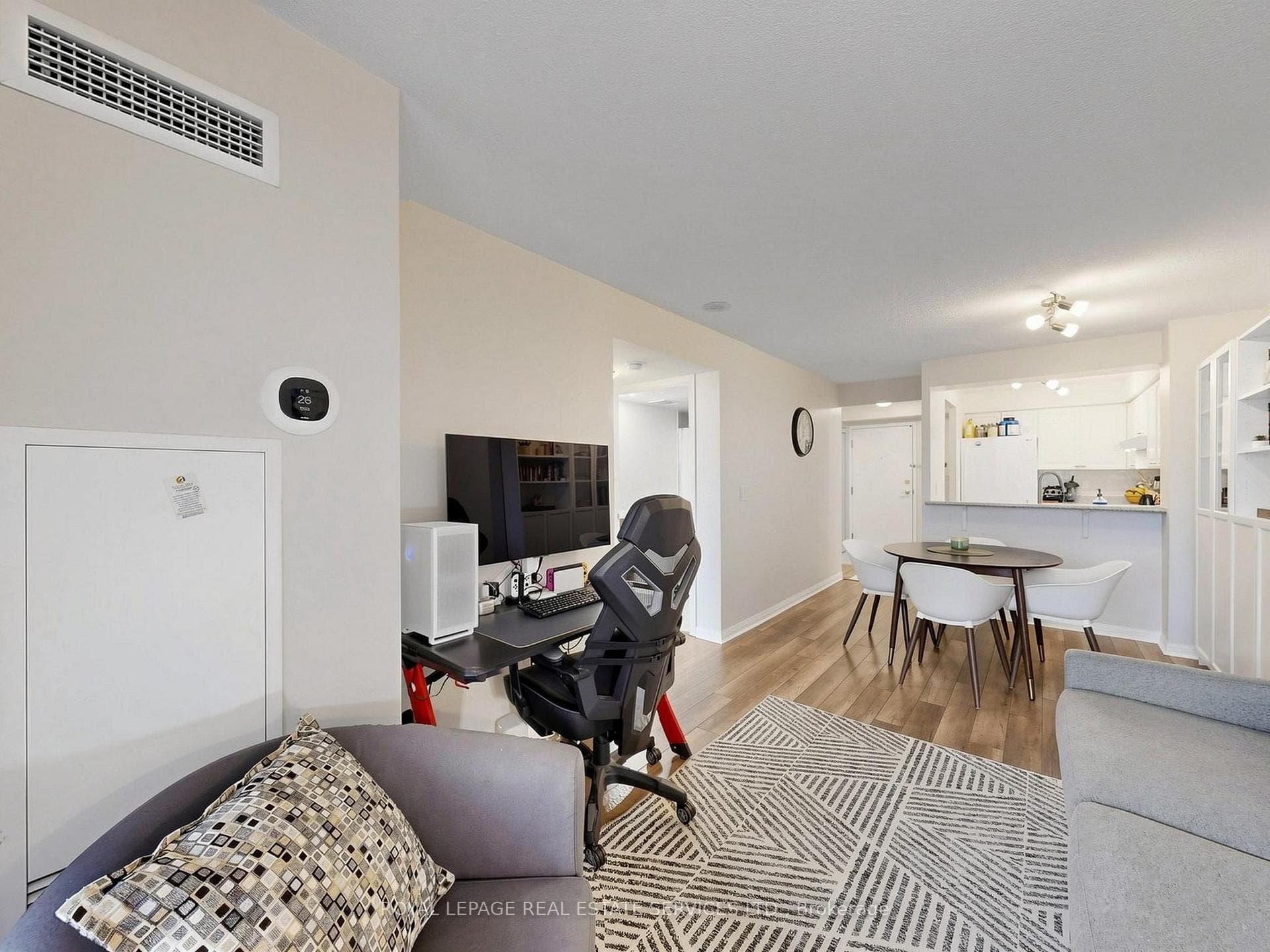 398 Eglinton Avenue Unit 203 - Condo photo 12 of 45 in Leaside / Davisville, Ontario