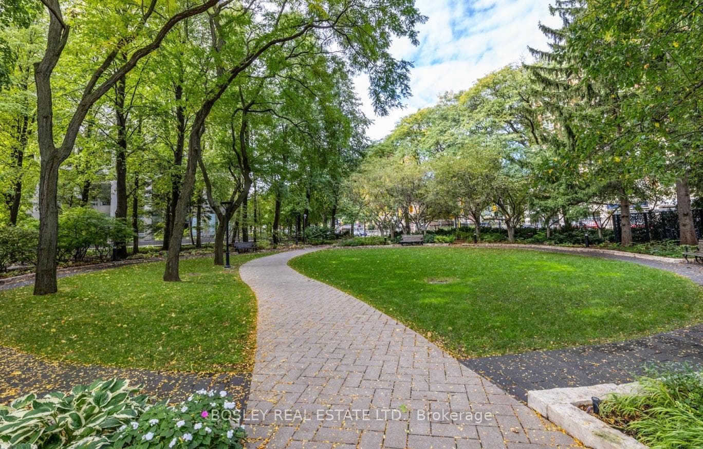 63 St Clair Avenue Unit 306 - Condo photo 33 of 34 in Annex / Yorkville / Summerhill, Ontario