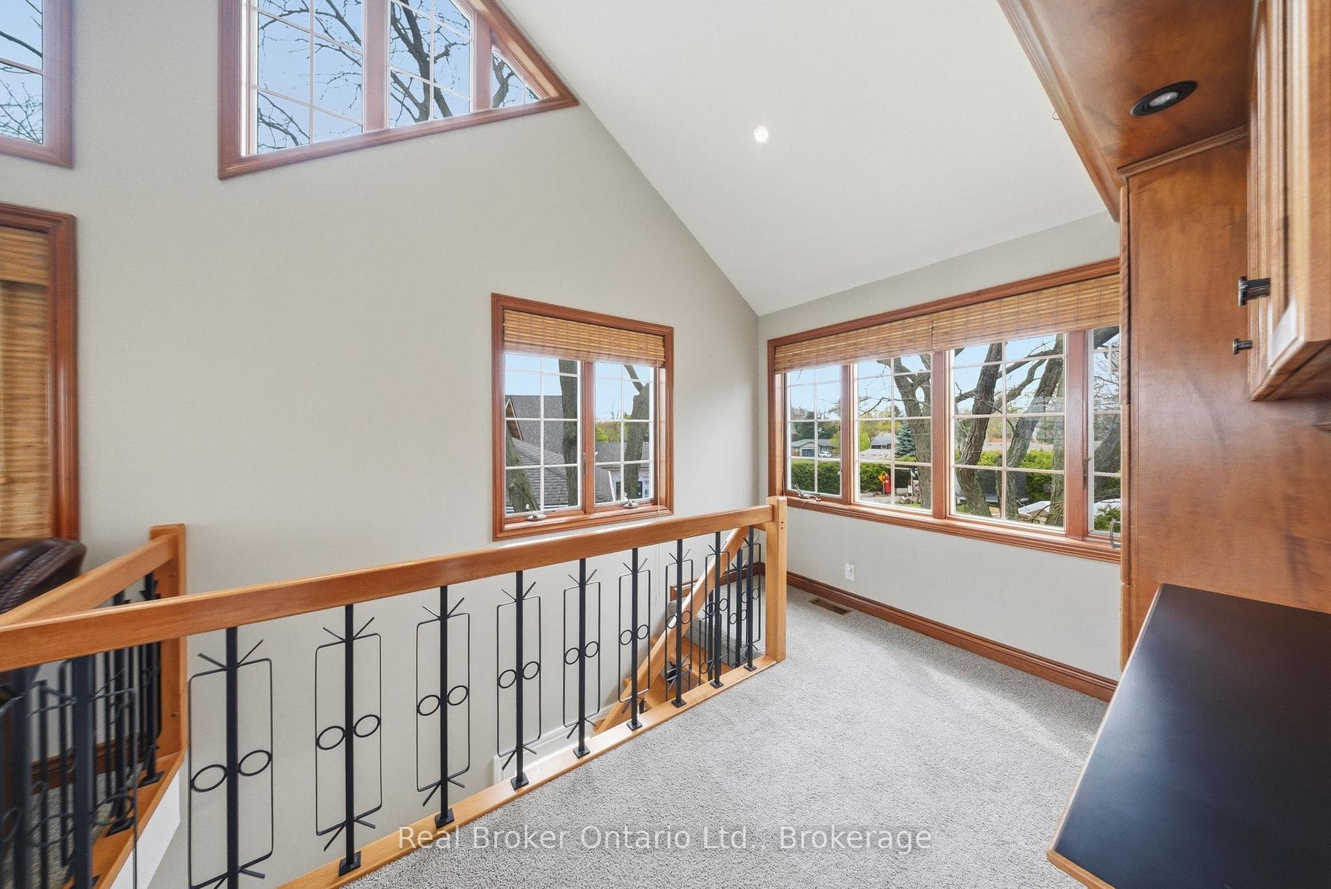 383 North Shore Boulevard - Detached photo 27 of 46 in Burlington, Ontario
