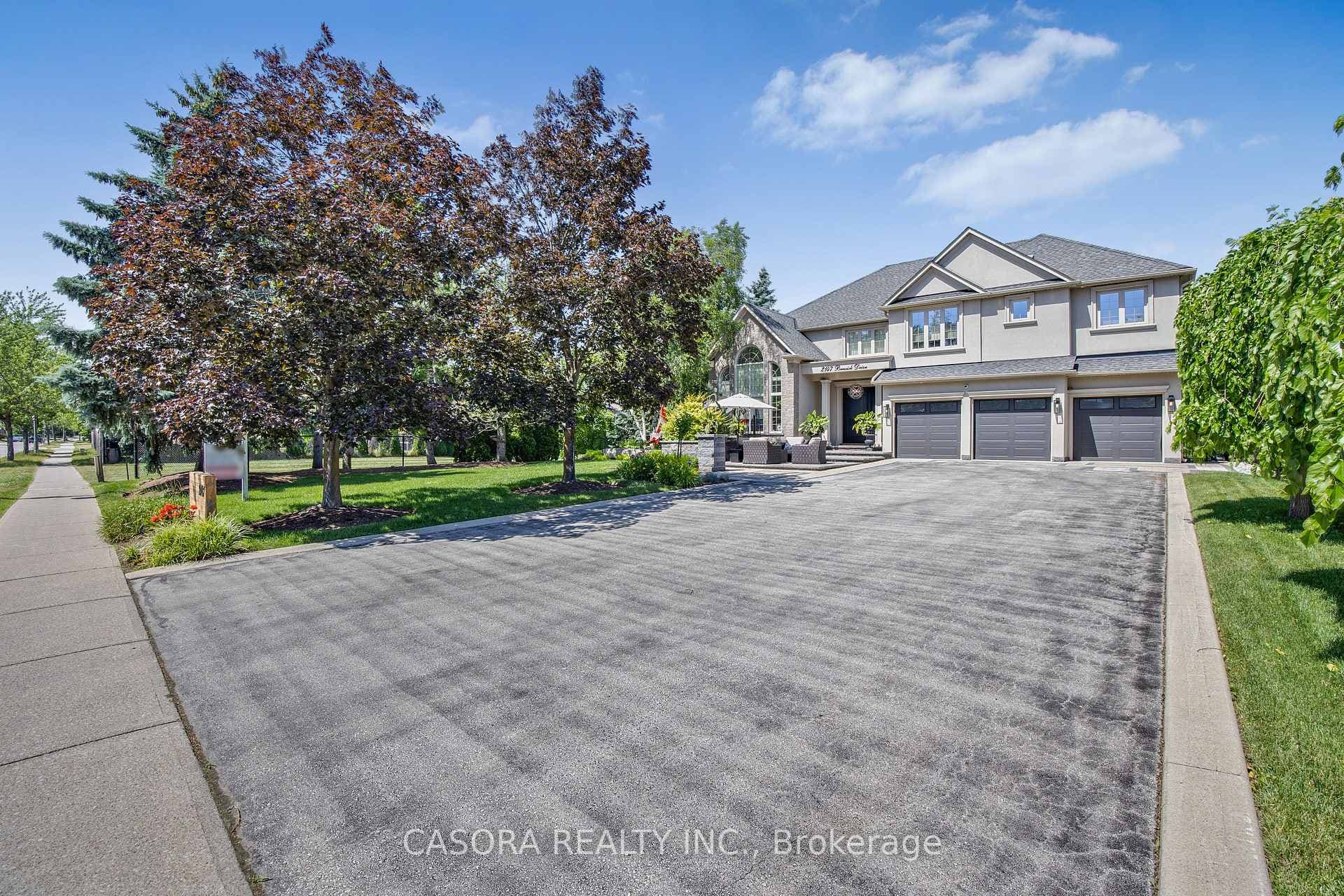 2147 Berwick Drive - Detached photo 3 of 49 in Burlington, Ontario