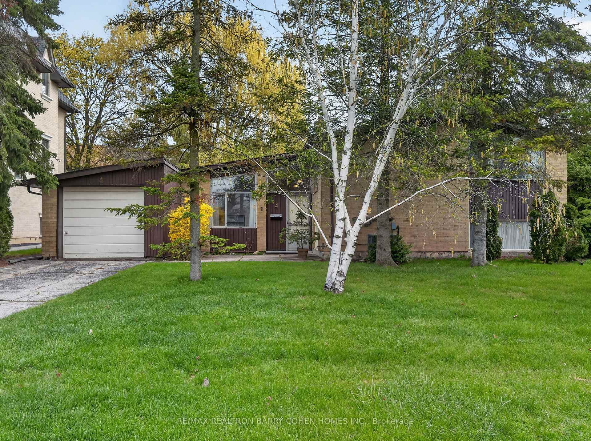 4 Malabar Place - Detached photo 2 of 19 in Don Mills / Parkwoods / Victoria Village, Ontario