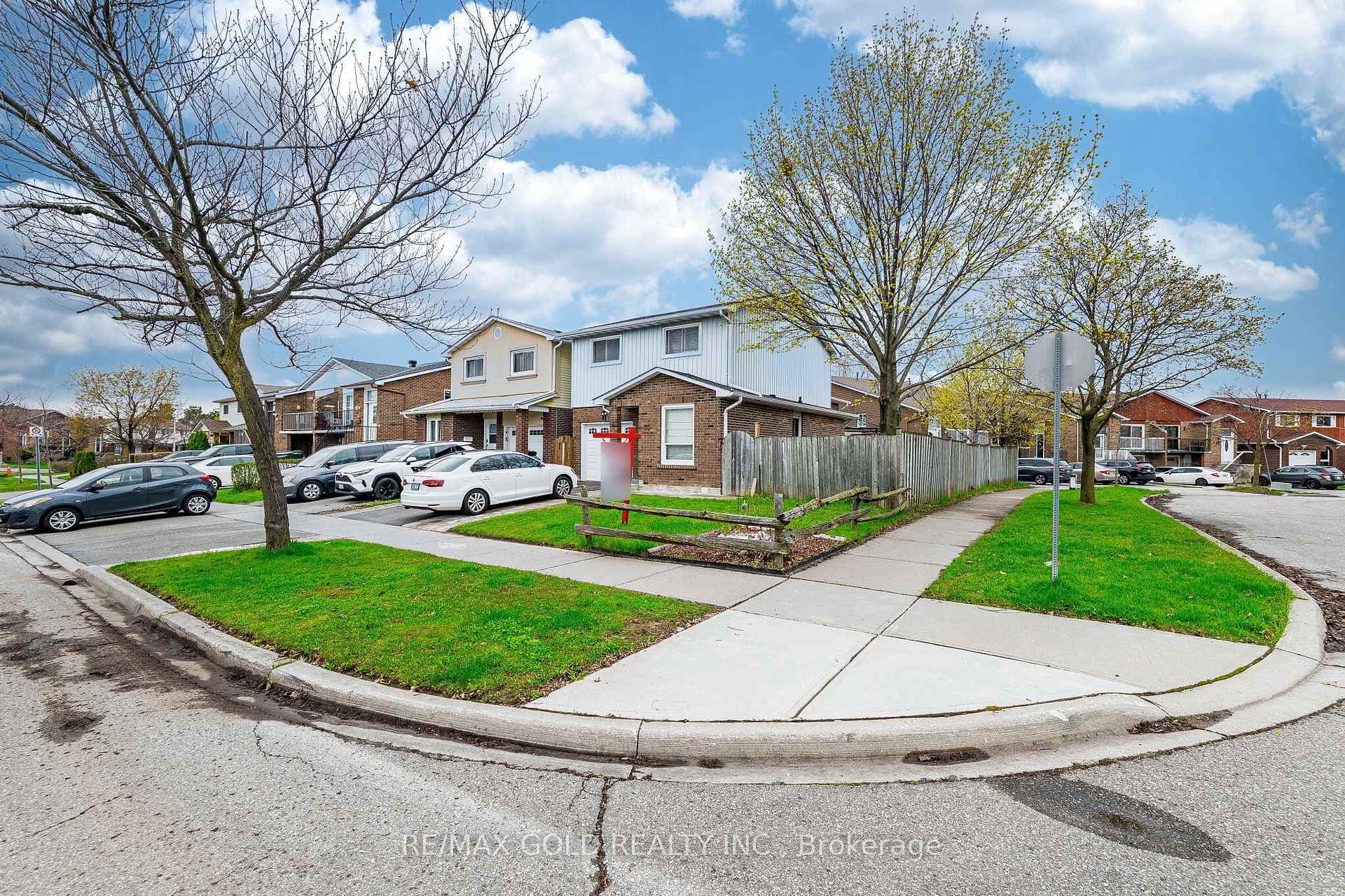 41 Simmons Boulevard - Detached photo 5 of 37 in Brampton, Ontario