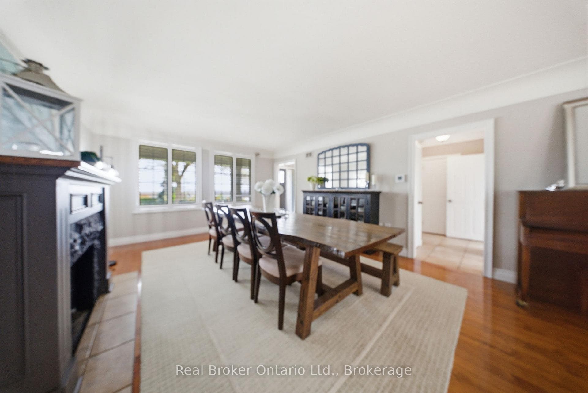 383 North Shore Boulevard - Detached photo 11 of 46 in Burlington, Ontario
