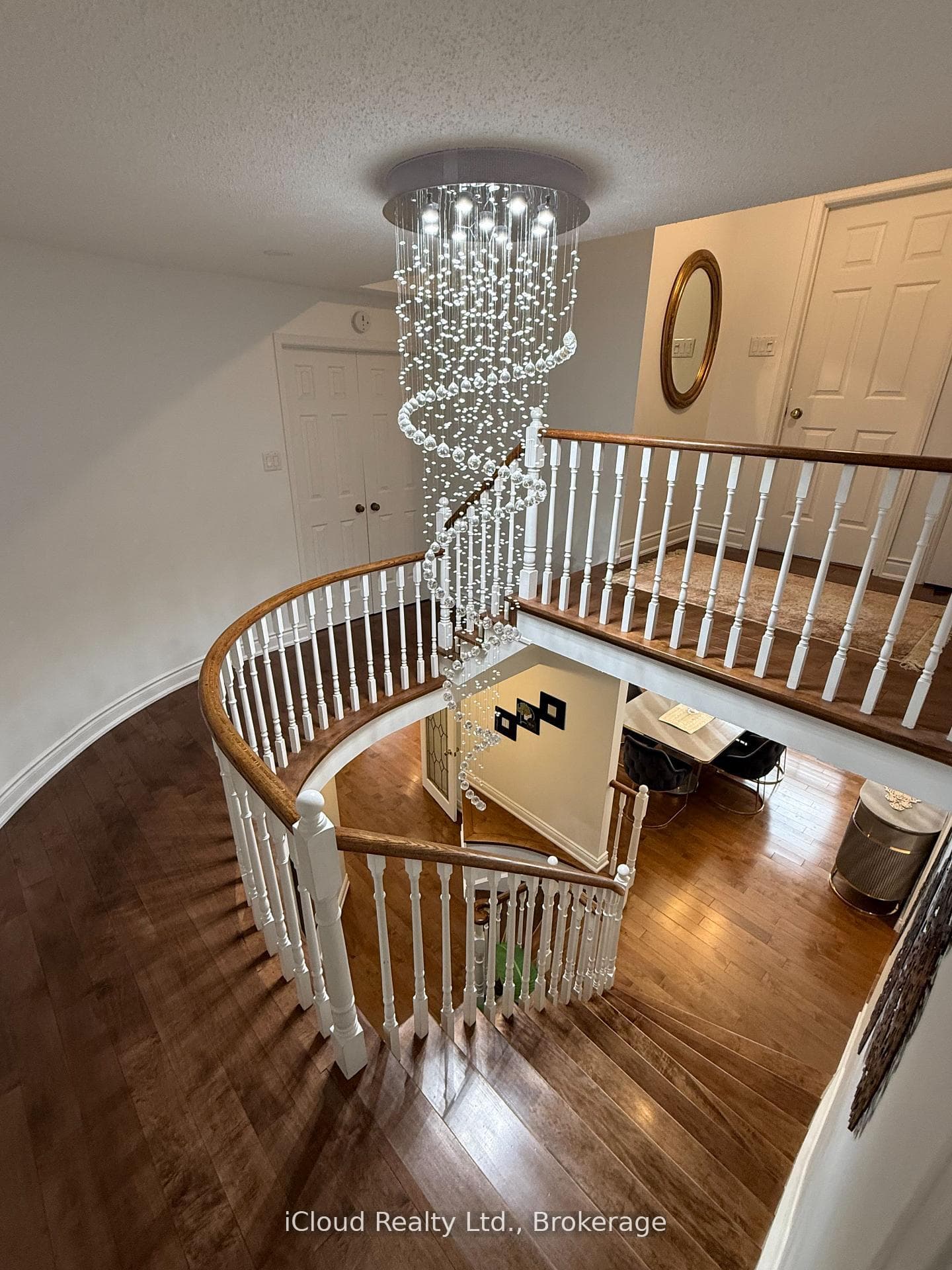2067 Hunters Wood Drive - Detached photo 12 of 23 in Burlington, Ontario