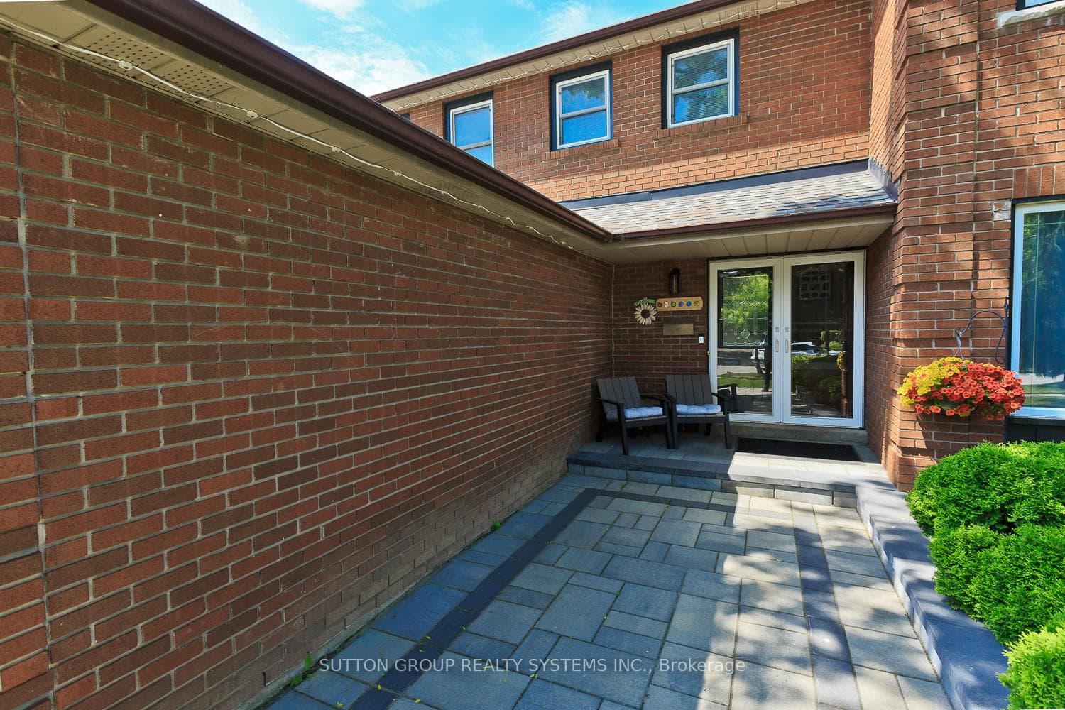 6686 Barrisdale Drive - Detached photo 5 of 47 in Mississauga, Ontario