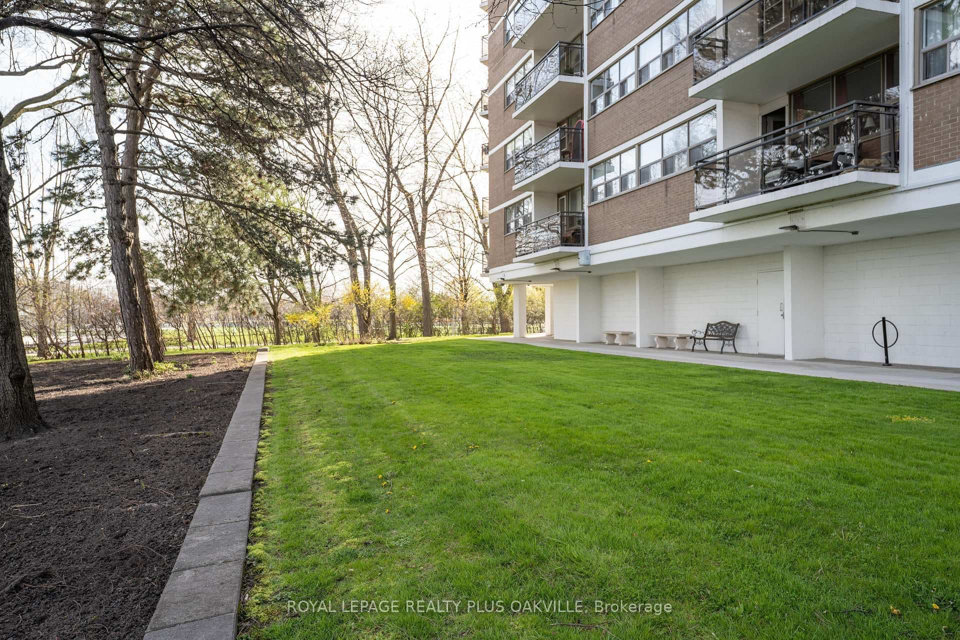 212 Kerr Street Unit 909 - Condo photo 5 of 33 in Oakville, Ontario