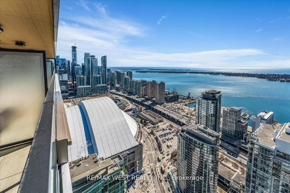 1 Concord Cityplace Way Unit 5709 - Condo photo 18 of 44 in Downtown Toronto / Waterfront, Ontario