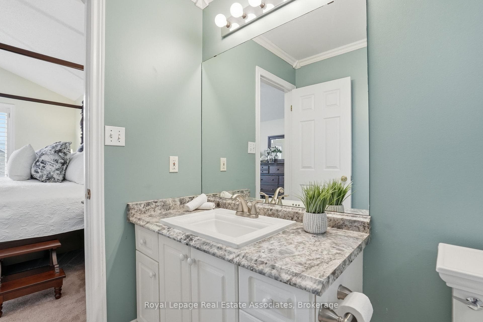 486 Delaney Court - Detached photo 31 of 48 in Burlington, Ontario