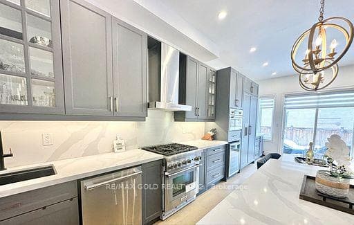 469 Threshing Mill Boulevard - Detached photo 23 of 45 in Oakville, Ontario