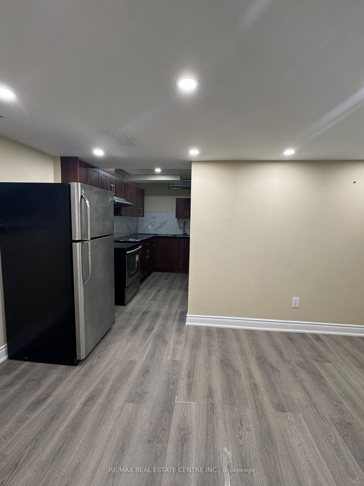 140 Cadillac Crescent Unit Basement - Semi-Detached photo 4 of 15 in Brampton, Ontario