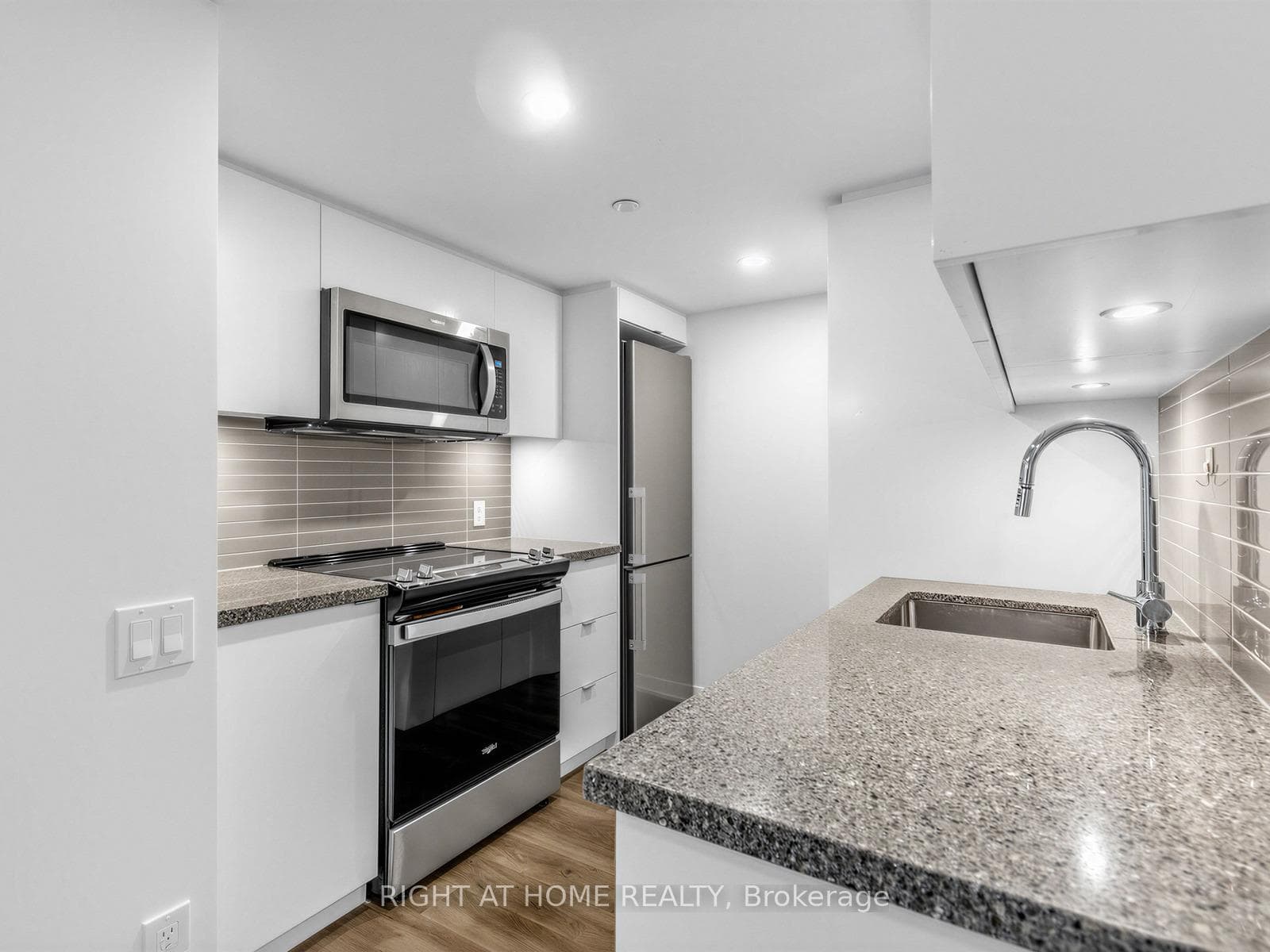 500 Wilson Avenue Unit 423 - Condo photo 9 of 23 in North York (Bathurst Manor / Clanton Park), Ontario