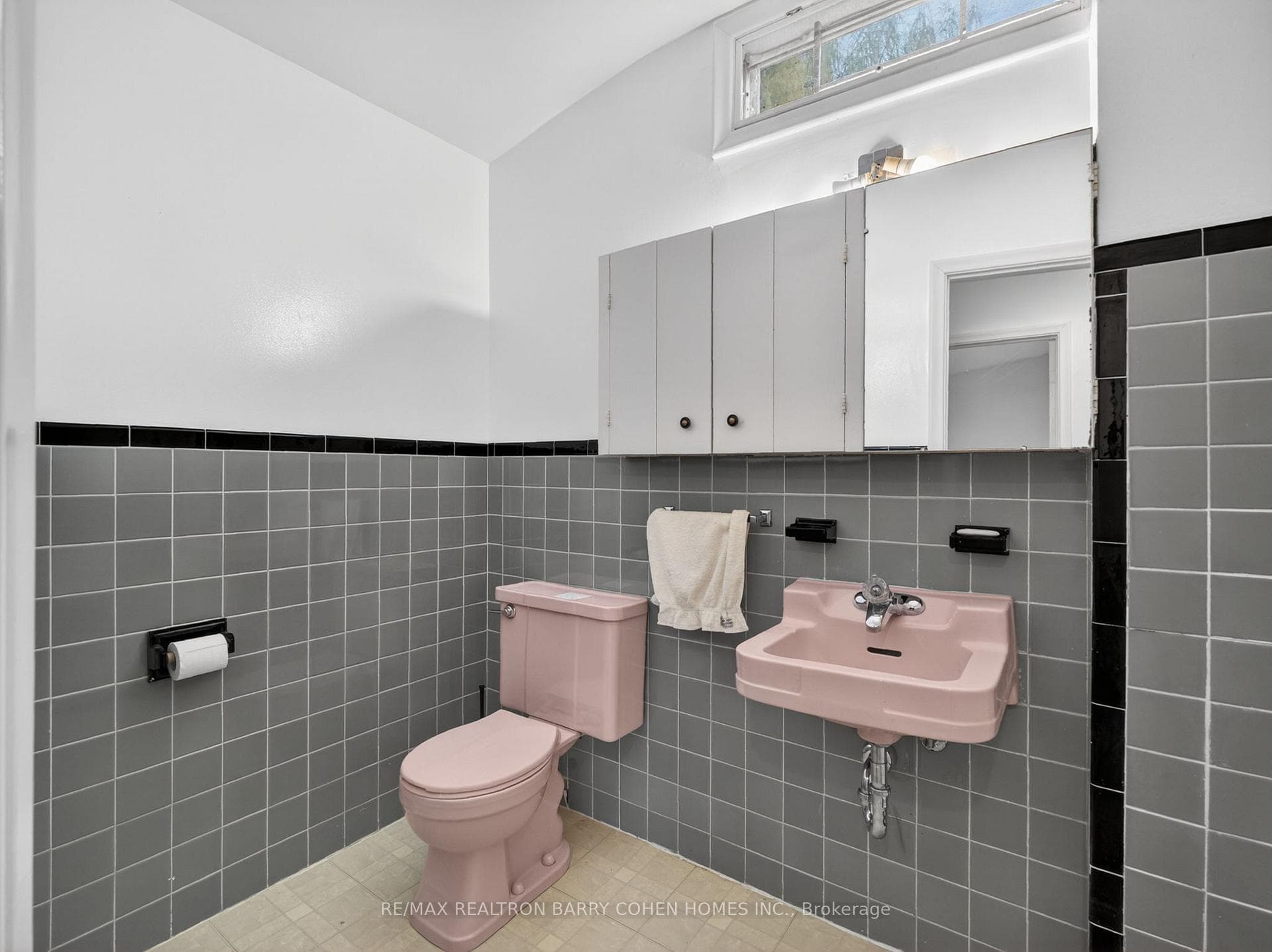 4 Malabar Place - Detached photo 12 of 19 in Don Mills / Parkwoods / Victoria Village, Ontario