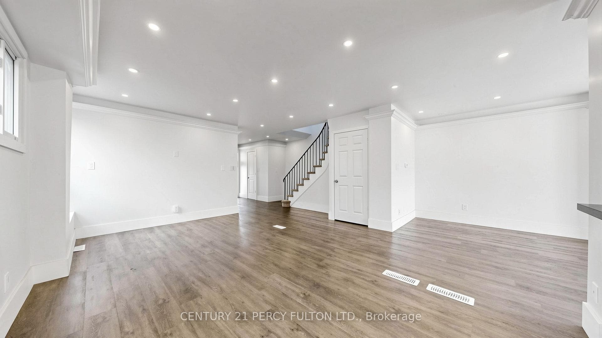 780 Galloway Crescent - Semi-Detached photo 9 of 50 in Mississauga, Ontario