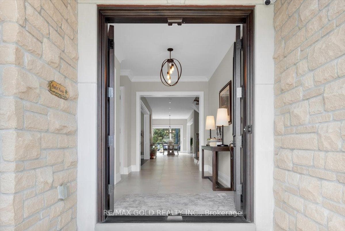 6628 Rothschild Trail - Detached photo 6 of 50 in Mississauga, Ontario