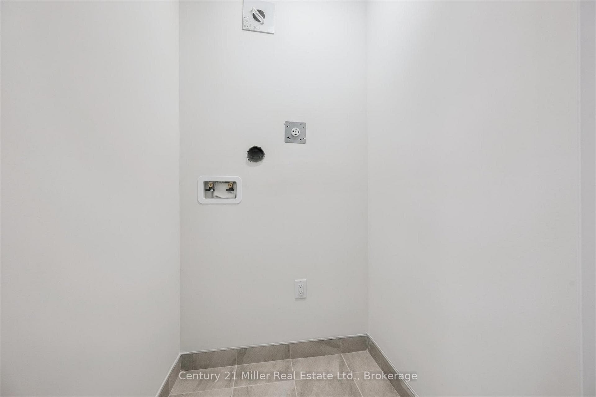 3199 Sixth Line - Townhouse photo 36 of 38 in Oakville, Ontario