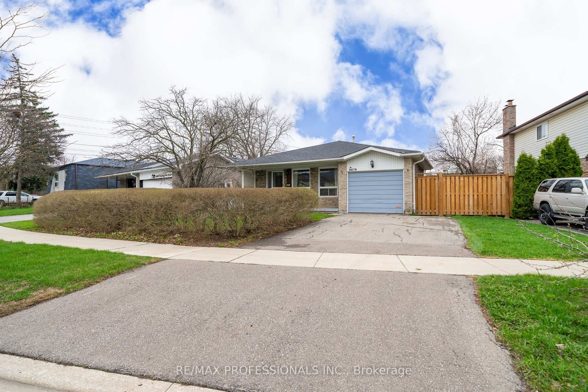 2679 Frankston Road, Mississauga — home with in-law suite