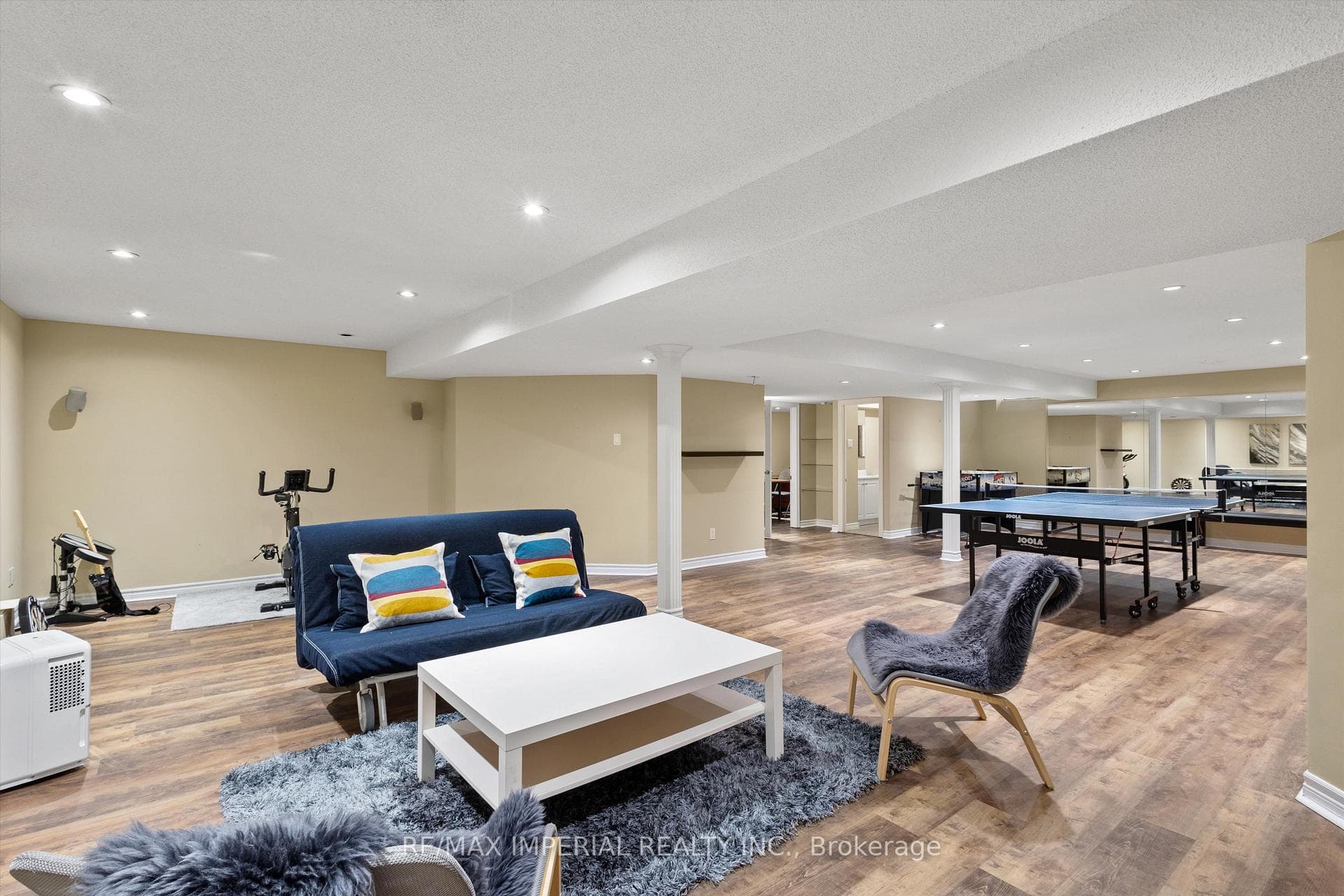 2044 Schoolmaster Circle - Detached photo 36 of 45 in Oakville, Ontario