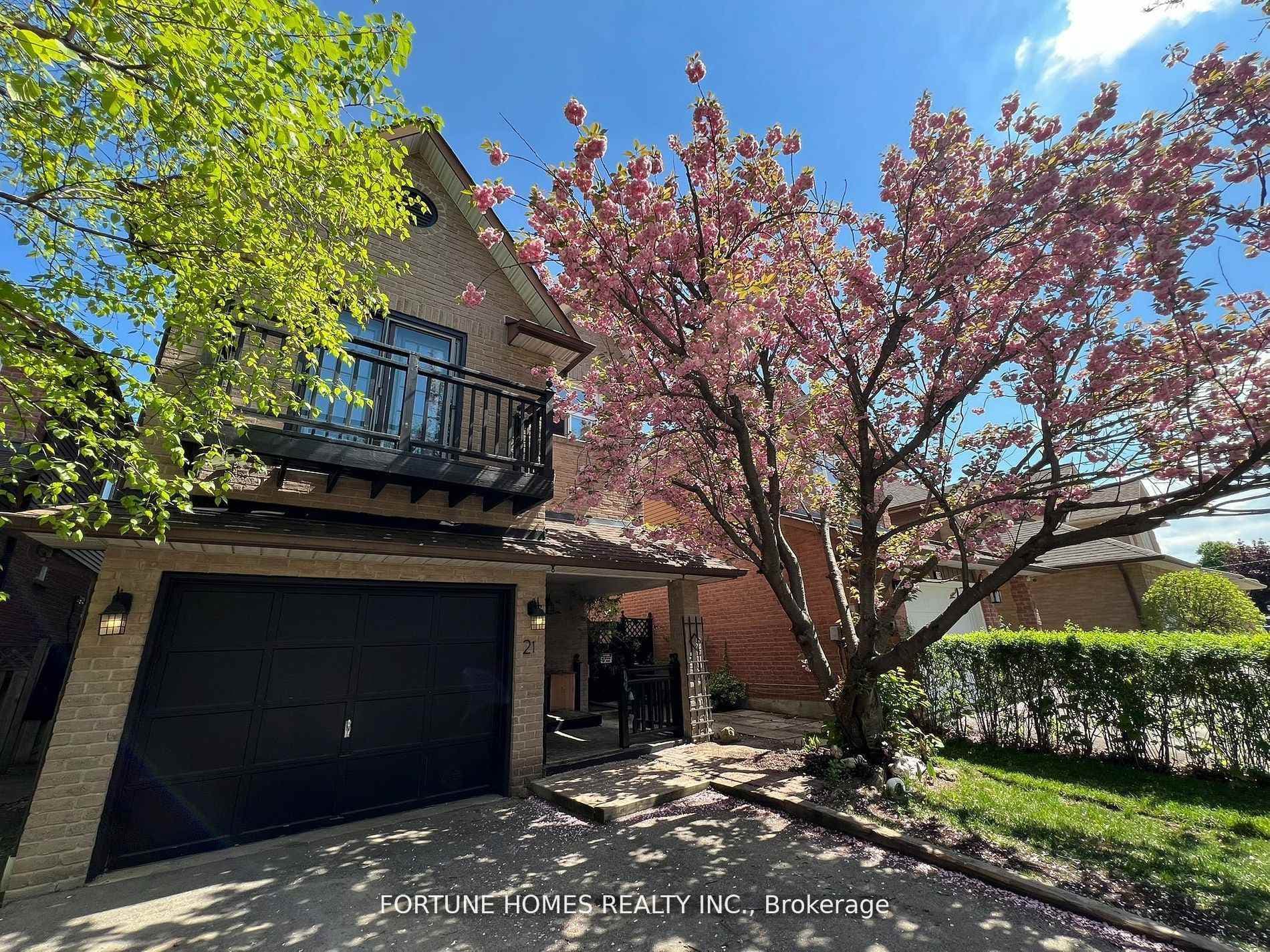 21 Garden Avenue - Detached photo 3 of 33 in Brampton, Ontario
