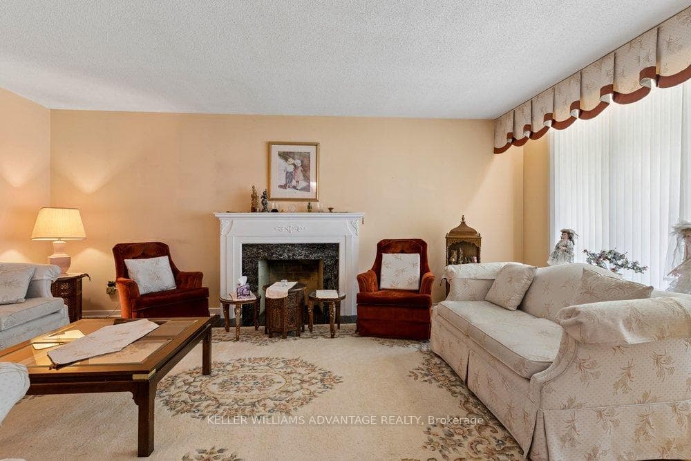 2192 Castlestone Court - Detached photo 5 of 50 in Mississauga, Ontario