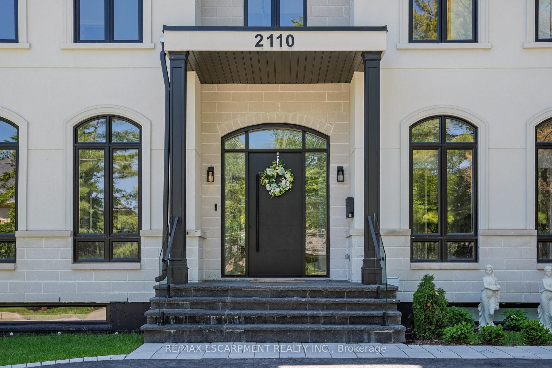2110 Stonehouse Crescent - Detached photo 5 of 50 in Mississauga, Ontario