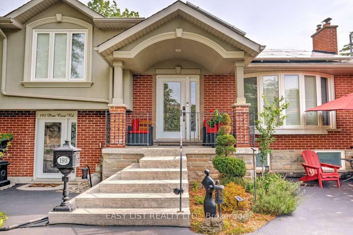 193 Pine Cove Road - Detached photo 2 of 39 in Burlington, Ontario