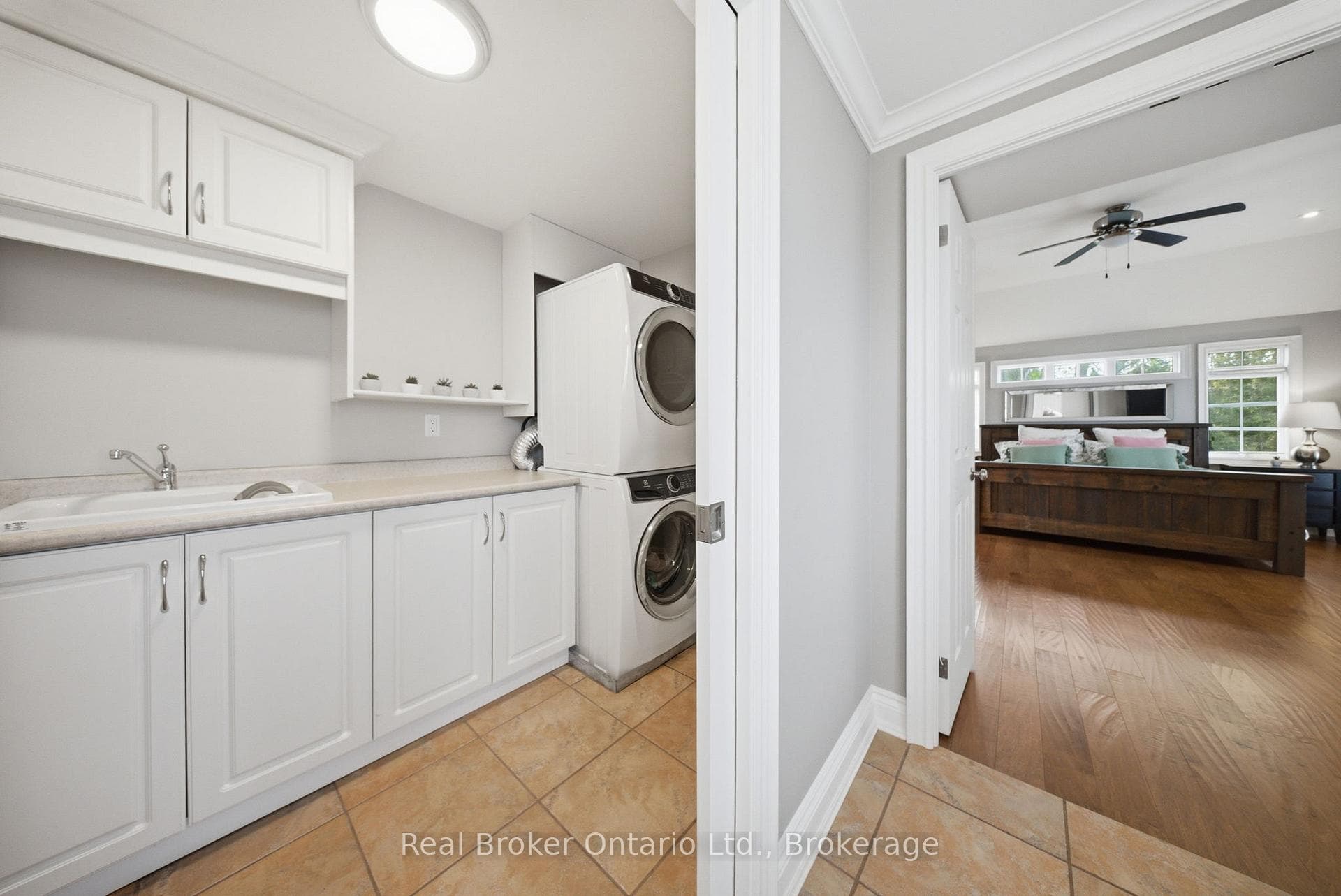 383 North Shore Boulevard - Detached photo 21 of 46 in Burlington, Ontario