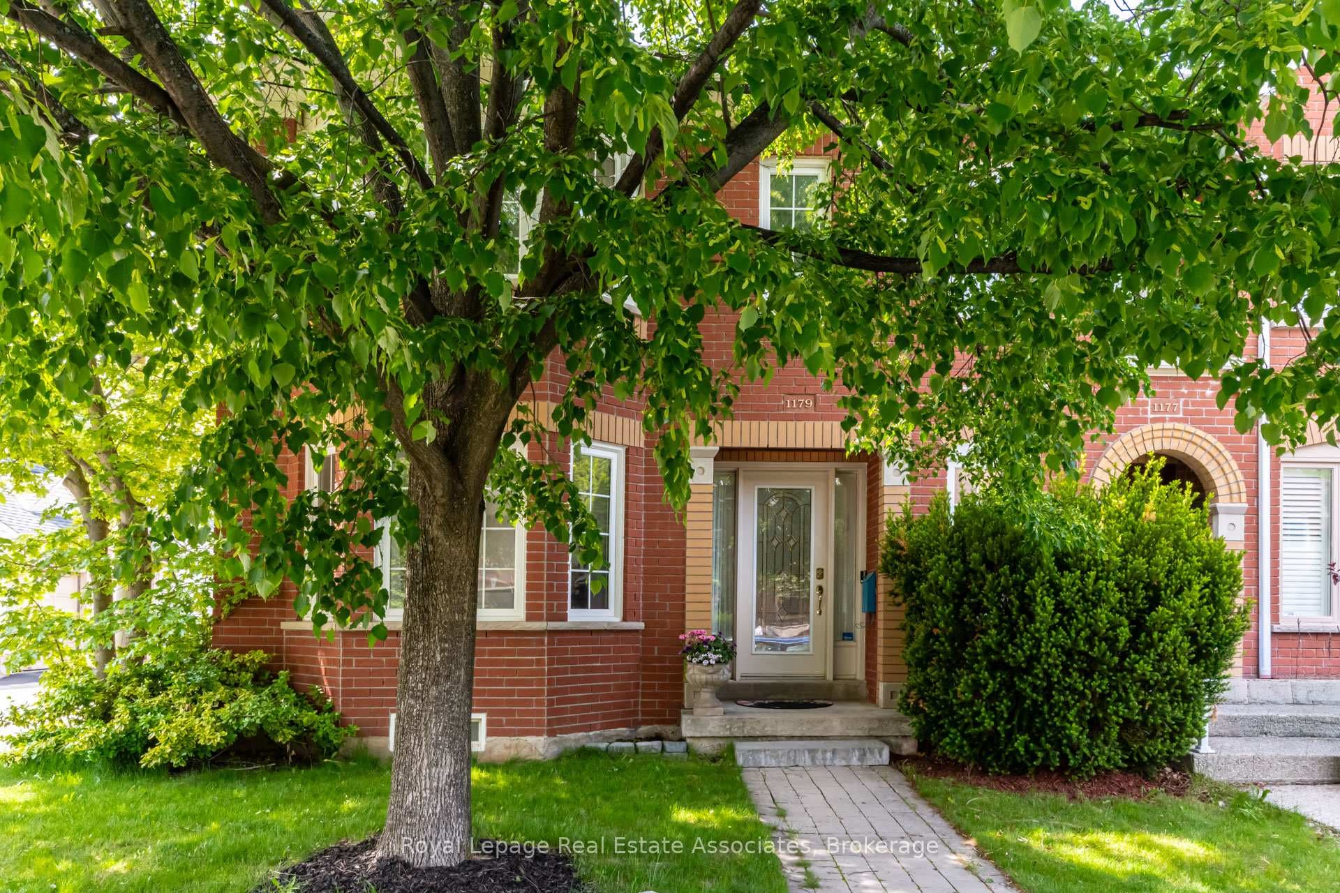 1179 Treetop Terrace - Townhouse photo 2 of 50 in Oakville, Ontario