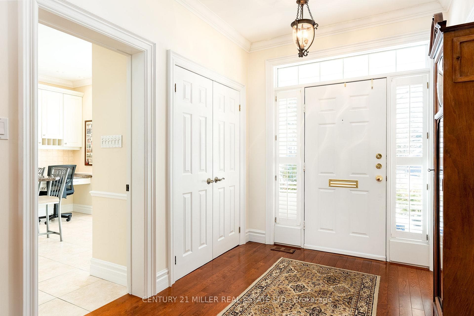 23 Chisholm Street - Townhouse photo 4 of 33 in Oakville, Ontario