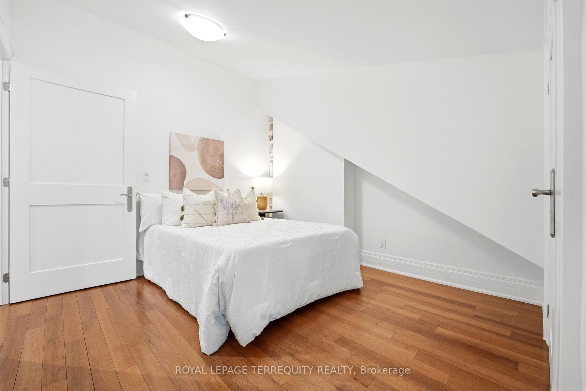 100 Admiral Road - Semi-Detached photo 21 of 34 in Annex / Yorkville / Summerhill, Ontario