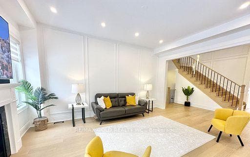 469 Threshing Mill Boulevard - Detached photo 14 of 45 in Oakville, Ontario
