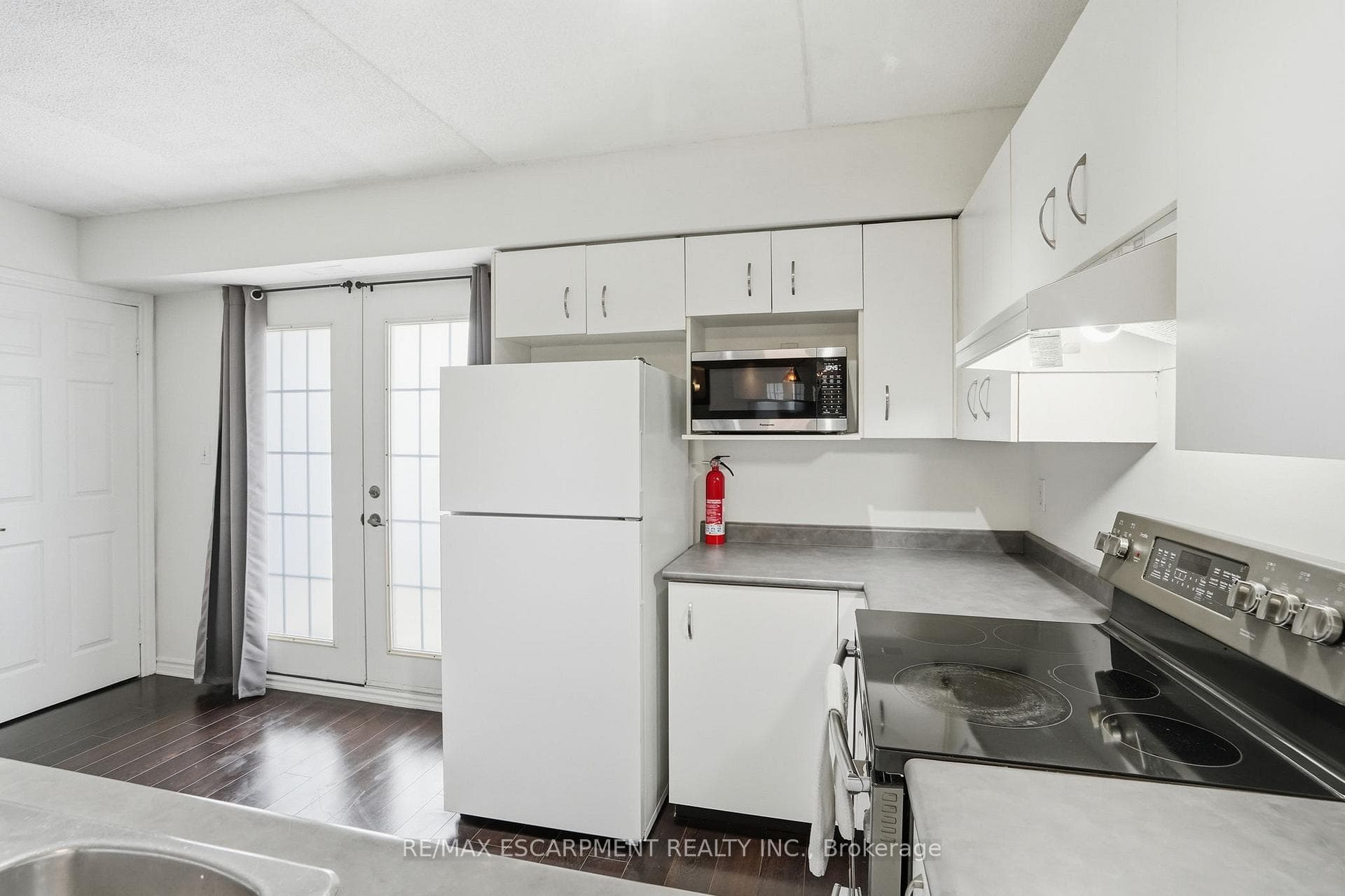 1451 WALKERS Line Unit 216 - Condo photo 8 of 26 in Burlington, Ontario