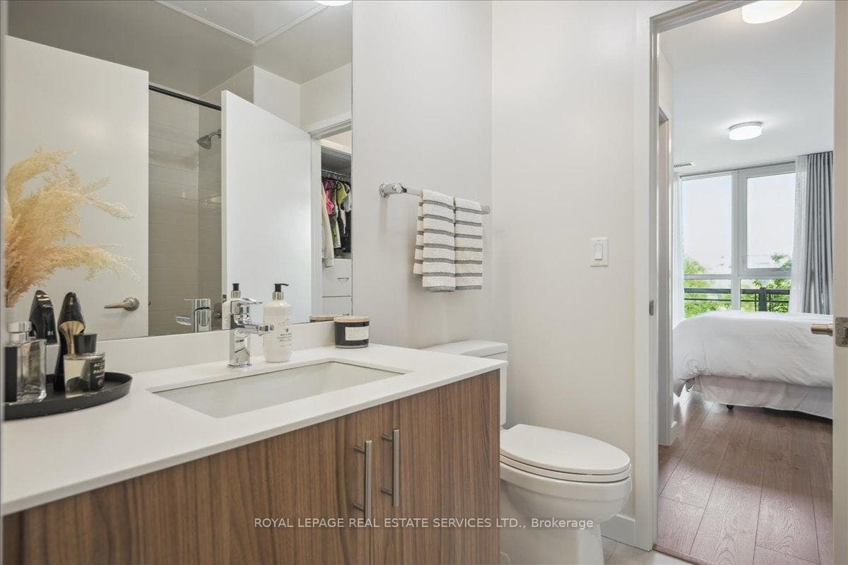 168 Sabina Drive Unit 211 - Condo photo 37 of 41 in Oakville, Ontario