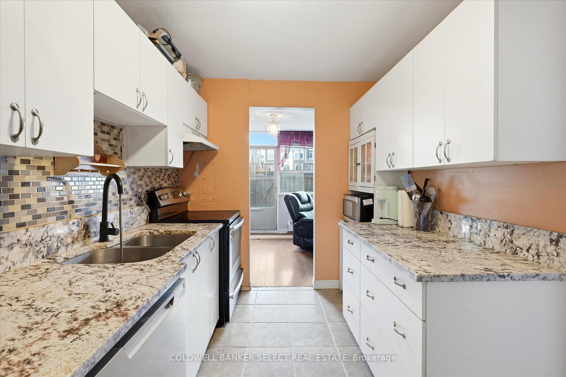 15 ALBRIGHT Road Unit 22 - Condo photo 3 of 27 in Hamilton, Ontario
