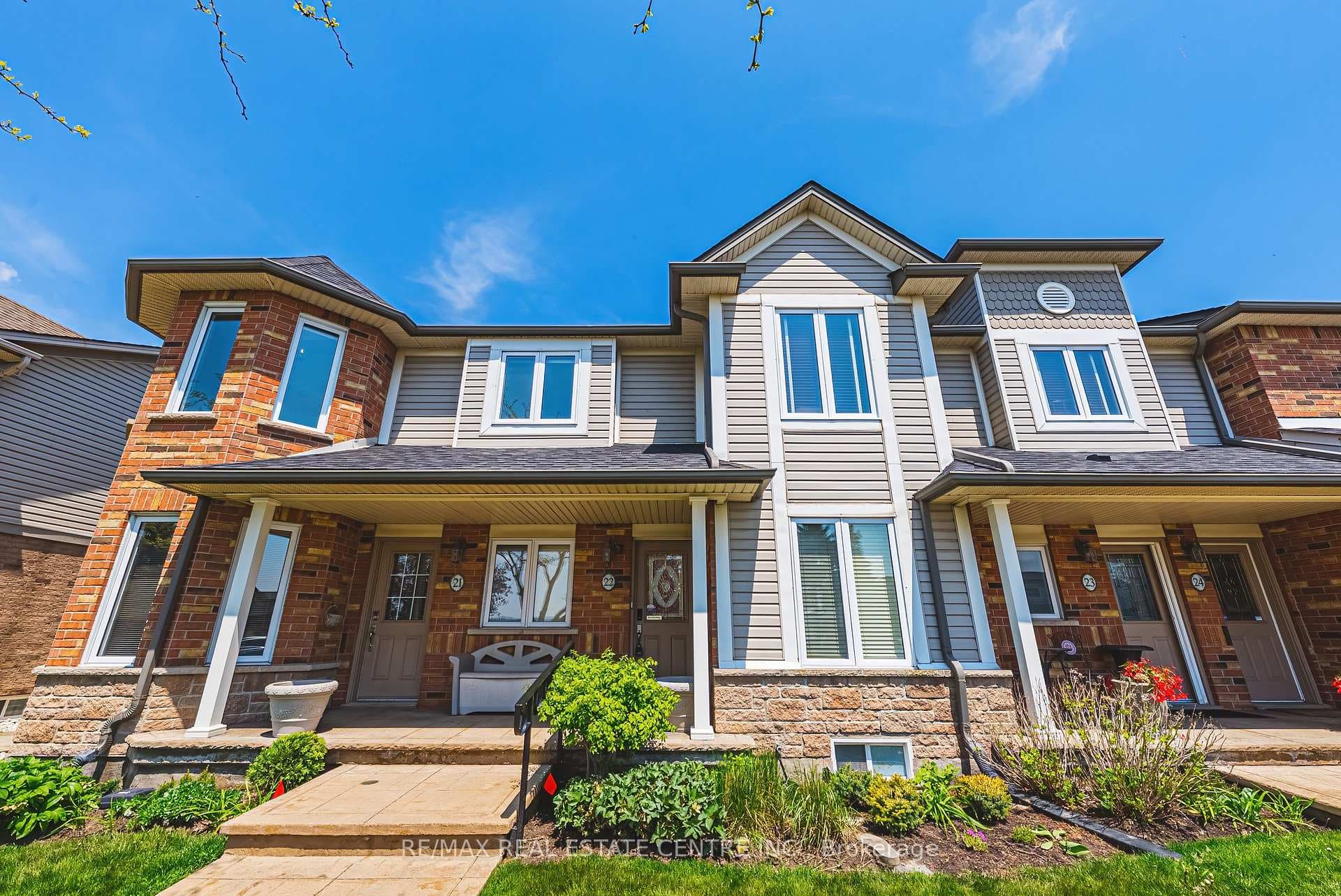 515 North Service Road Unit 22 - home for sale in Hamilton, Ontario