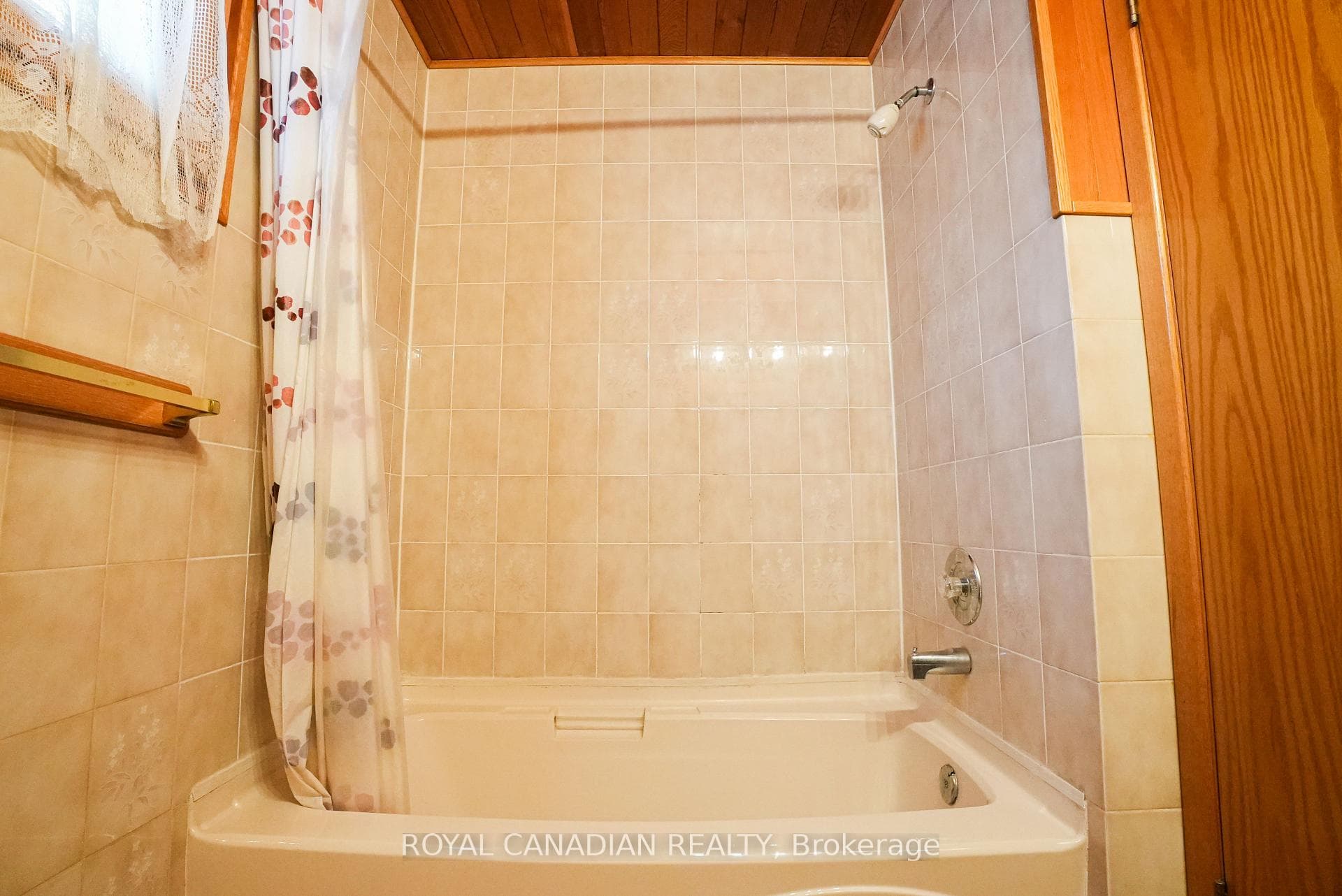 67 Sutherland Avenue - Detached photo 17 of 35 in Brampton, Ontario
