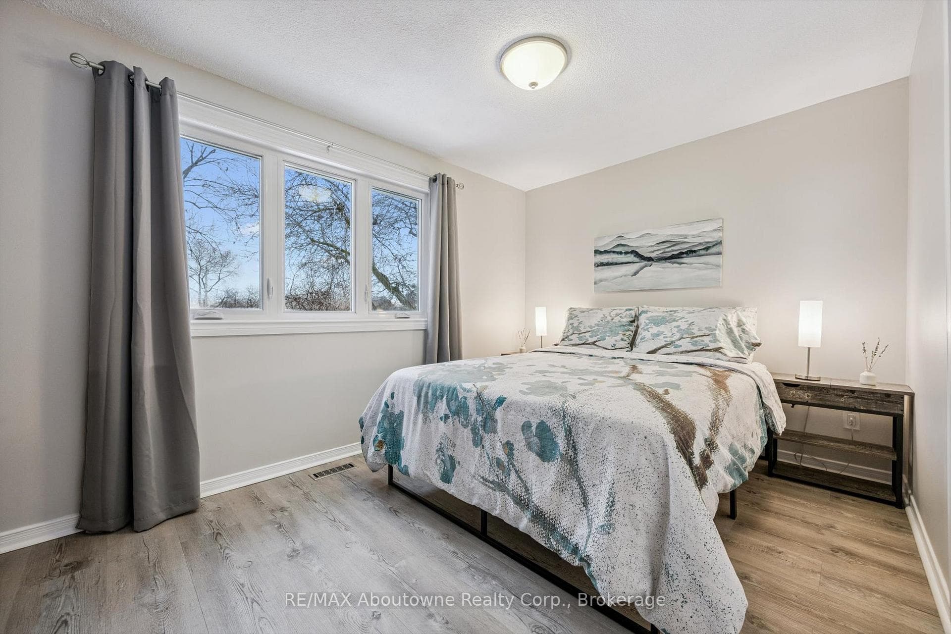 637 Lomond Crescent - Semi-Detached photo 13 of 23 in Burlington, Ontario